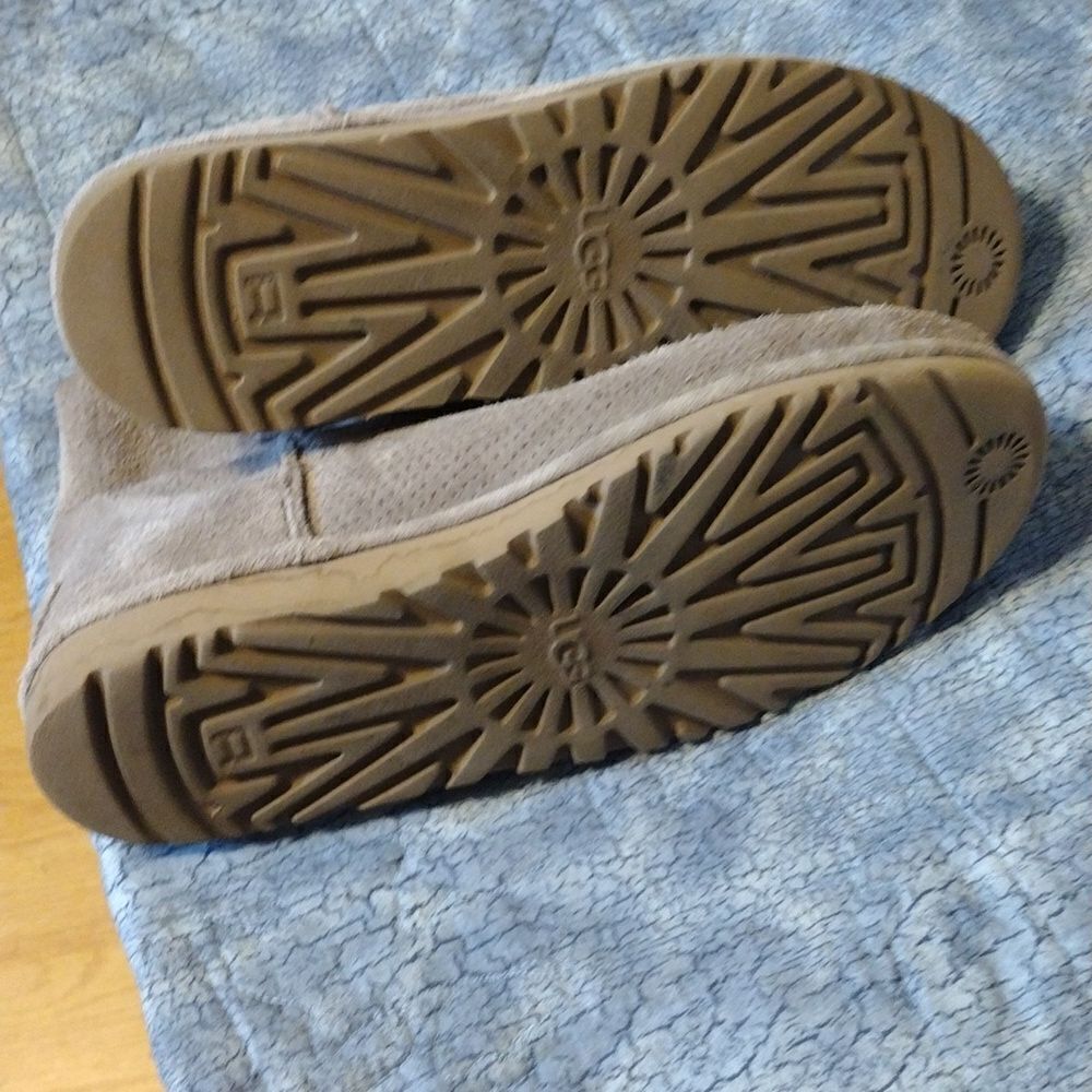 Ugg suede ankle boot - Picture 4 of 6